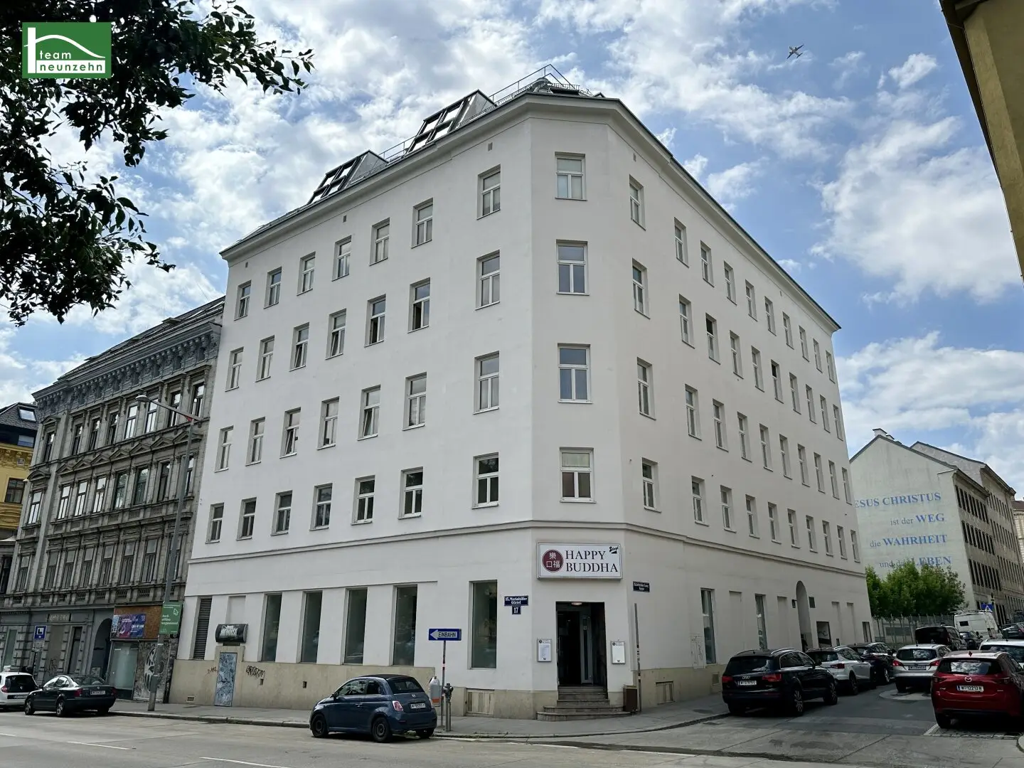 TOP CORNER LOCATION ON THE GÜRTEL – Spacious restaurant with approx. 207 m² and high visibility