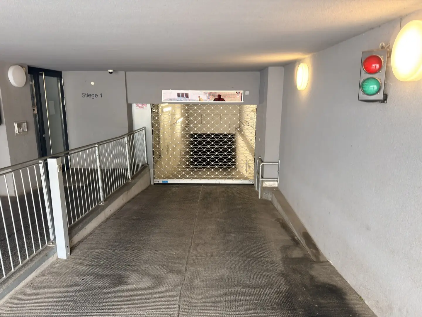 Garagenstellplätze - Stellplatz Nr. - 4 oder Nr. - 6 oder Nr. 22 - Stapelparker