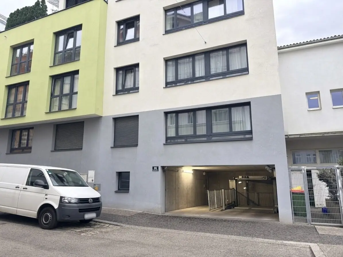 Garagenstellplätze - Stellplatz Nr. - 4 oder Nr. - 6 oder Nr. 22 - Stapelparker
