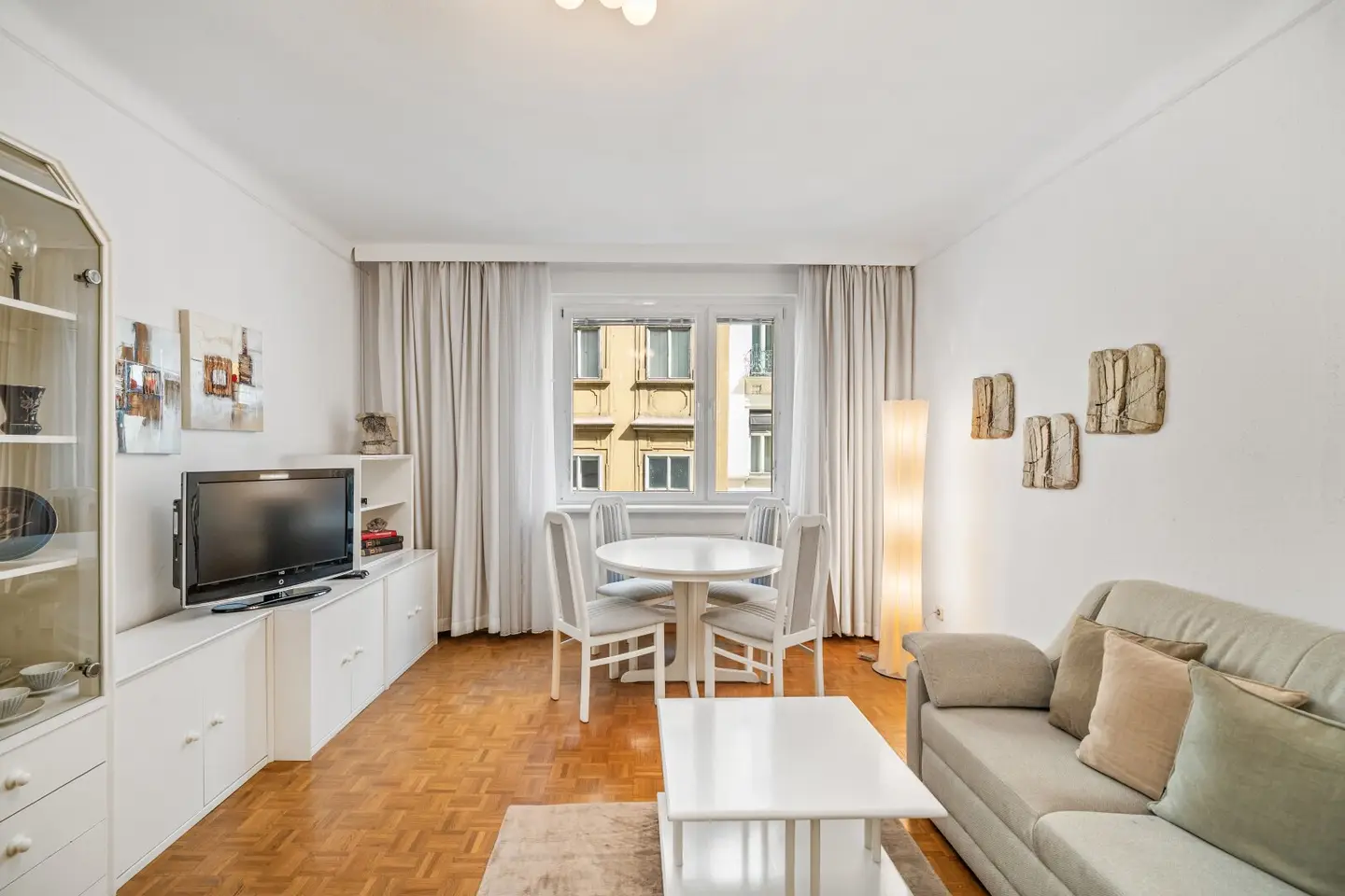 Inviting city apartment with balcony in the heart of the city