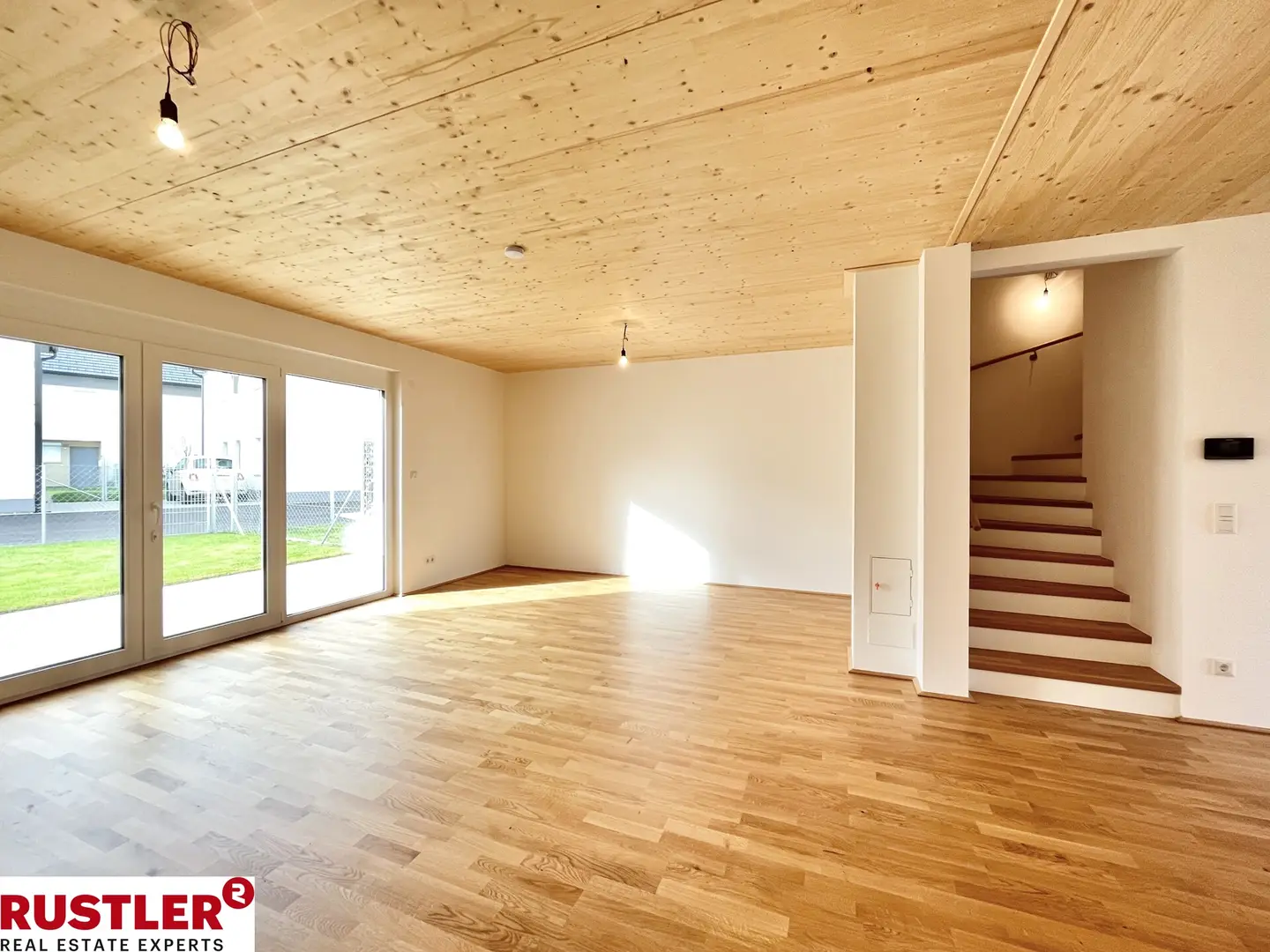 Familienwohnung with private garden and photovoltaics