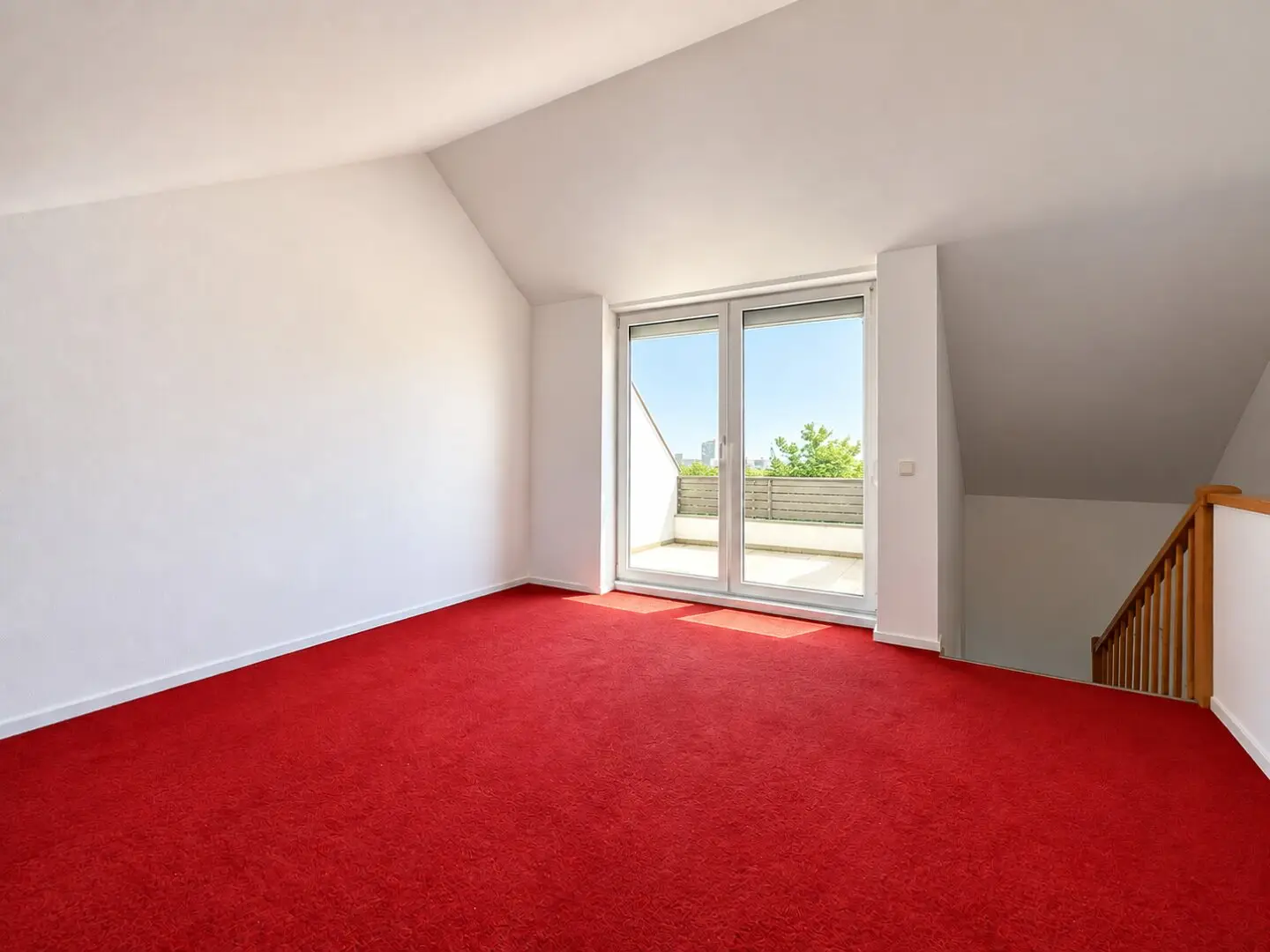 2-room apartment with gallery, sunny terrace and two underground parking spaces