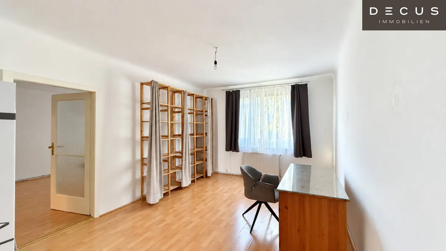 3 room part furnished available immediately 21st district