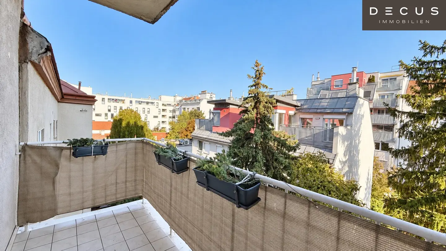 3 room part furnished available immediately 21st district