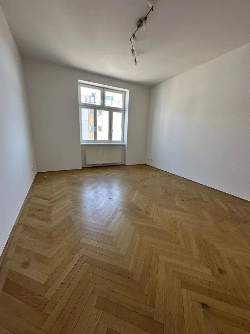 renovated 2-room apartment - Leopoldauer Str. 66