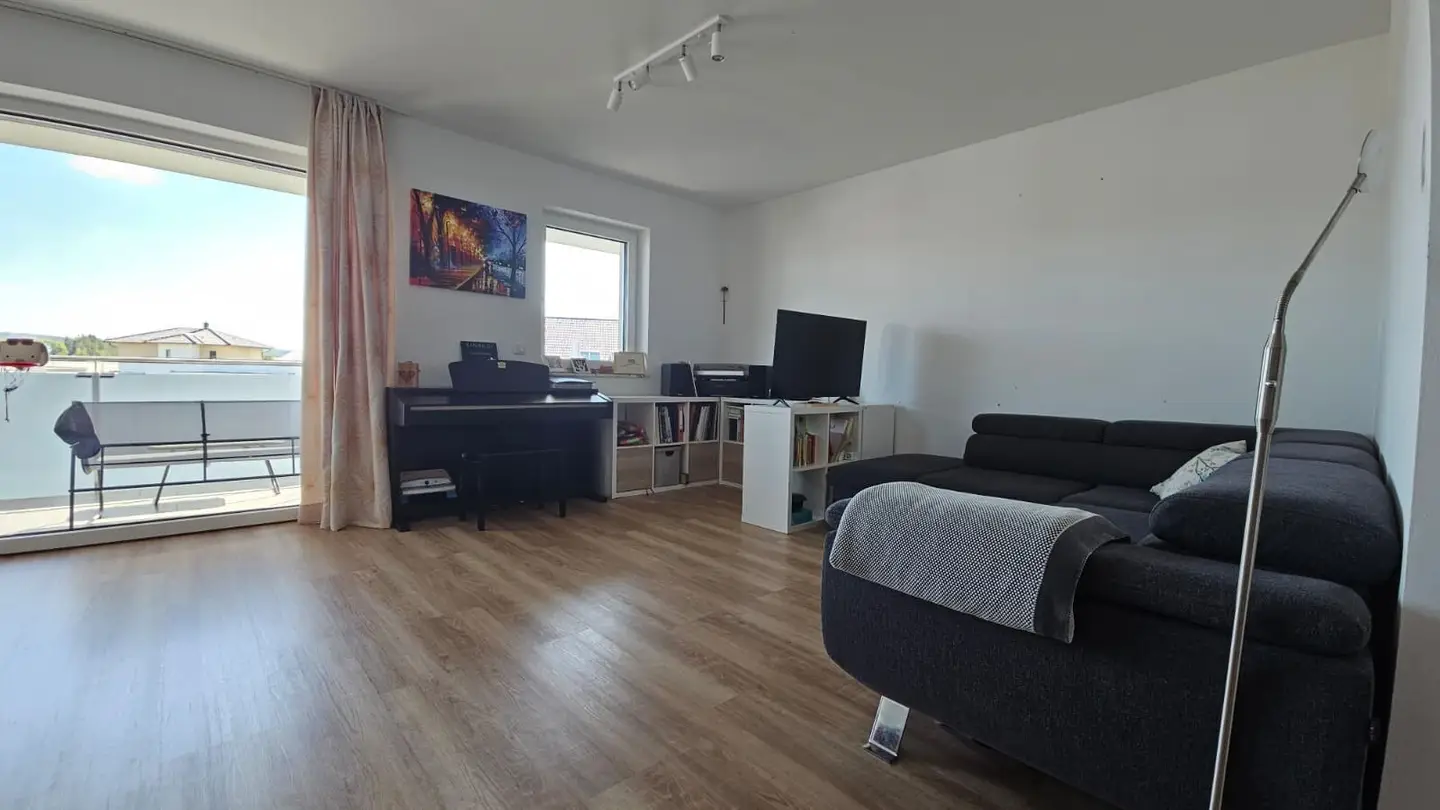 Moderne 3-Zimmer-Wohnung in St. Martin: Balkon und zwei Stellplätze!