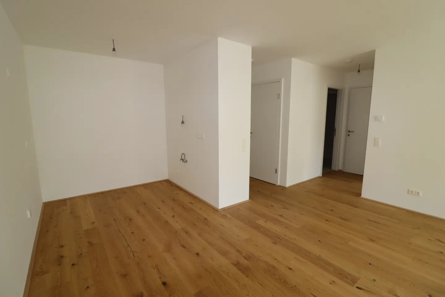 Wohnung bezugsfertig nahe U1 Hauptbahnhof mit Loggia