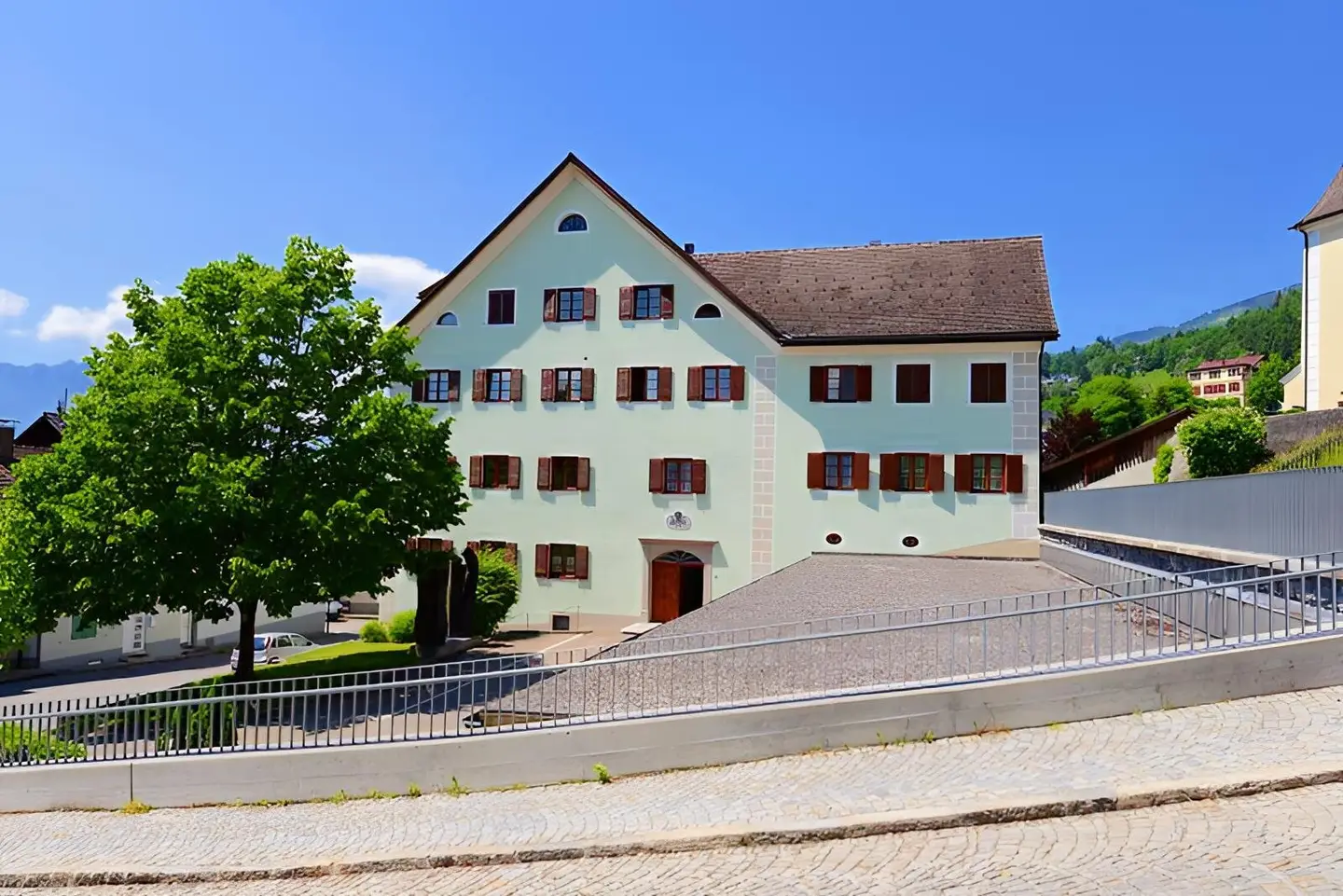 Helle 3-Zimmer-Wohnung mit Carport in Thüringen zu vermieten