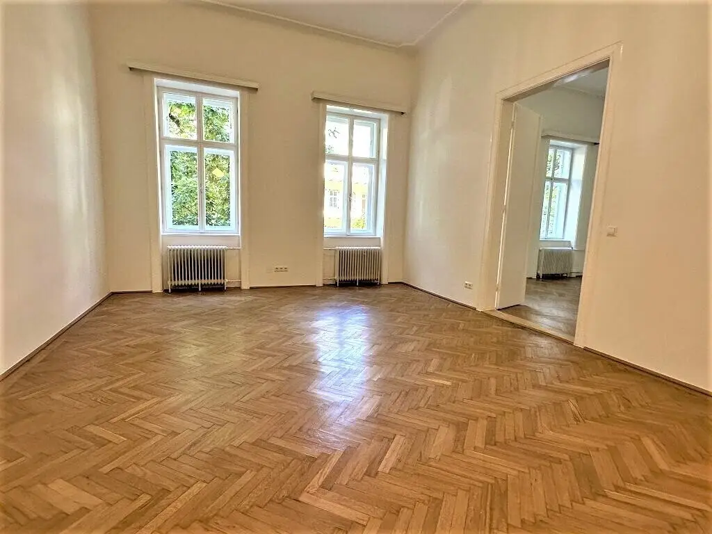 U1-TAUBSTUMMENGASSE, well maintained 70 m2 period building, living kitchen, 1 room, shower bathroom, parquet floors, 1st floor with lift, quiet courtyard location, Möllwaldplatz