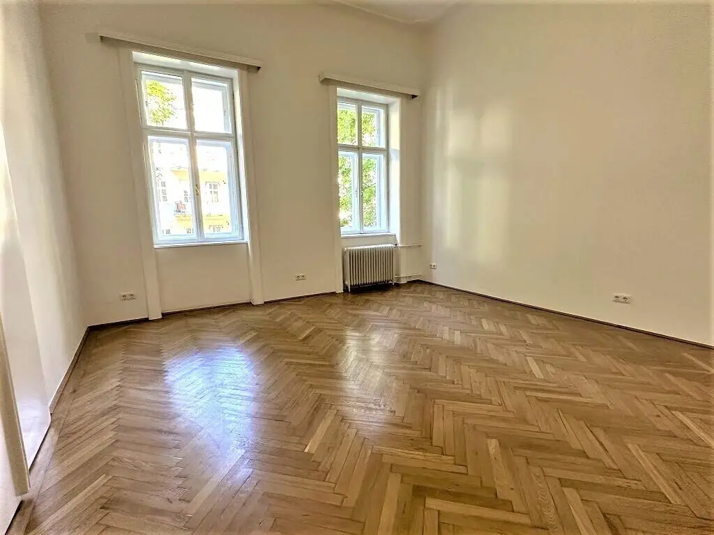 U1-TAUBSTUMMENGASSE, well maintained 70 m2 period building, living kitchen, 1 room, shower bathroom, parquet floors, 1st floor with lift, quiet courtyard location, Möllwaldplatz