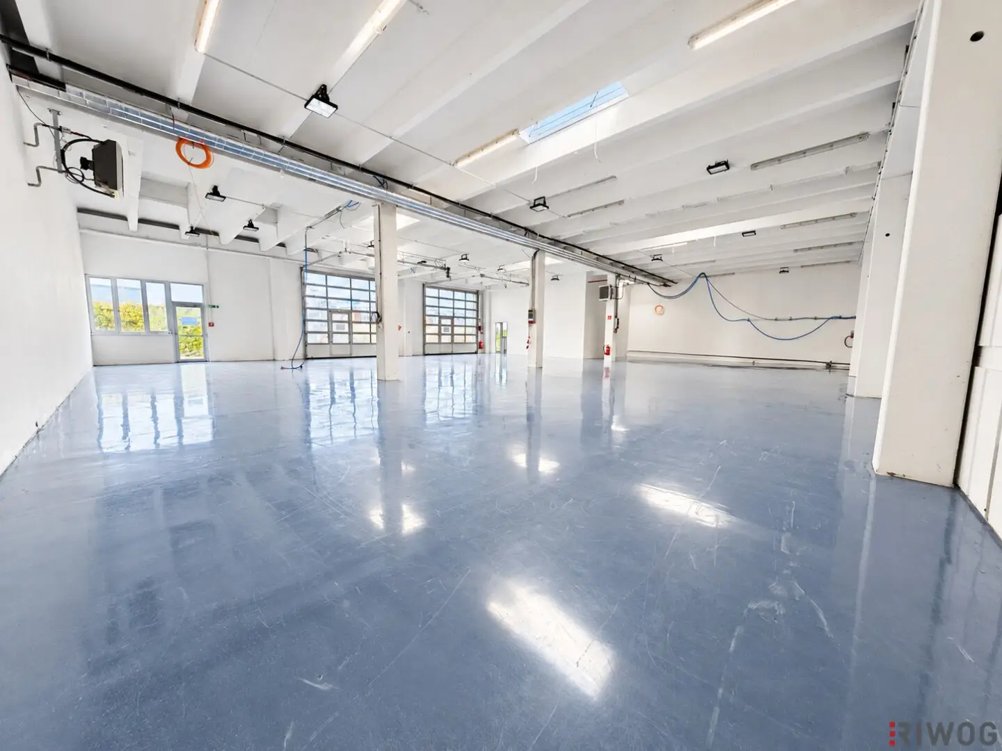 Ebenerdige Produktionsfläche mit 420m² | beheizbare Halle mit Nebenräumen | direkte Einfahrt möglich