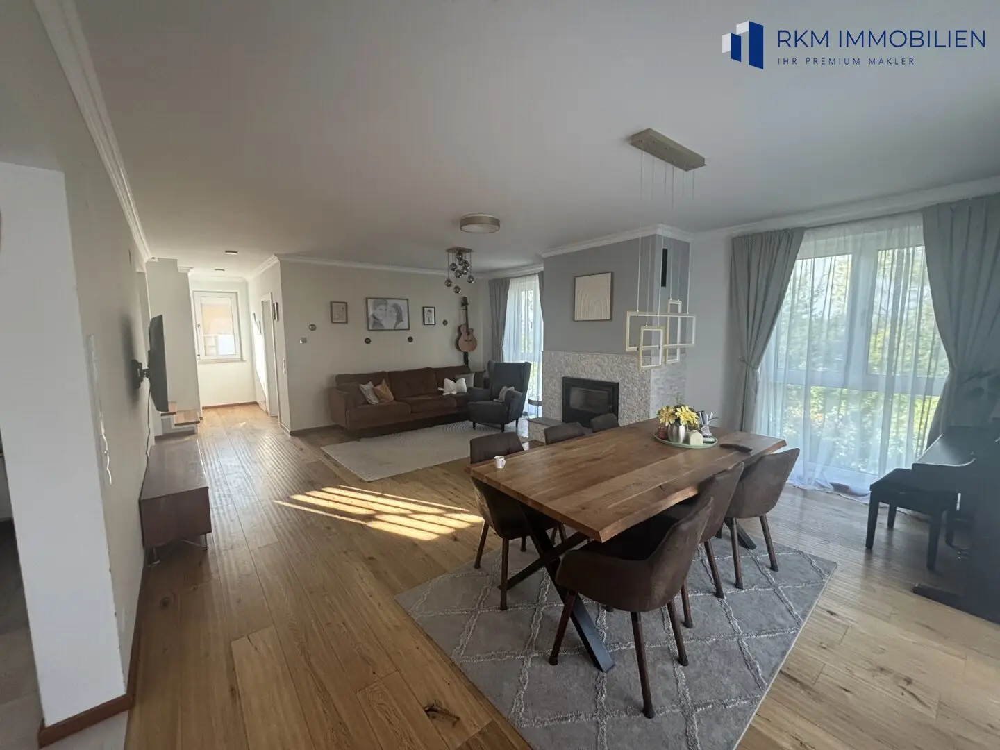 Highly modern single family house with garden, garage and solar in Mannersdorf am Leithagebirge at the top price of € 650,000.00