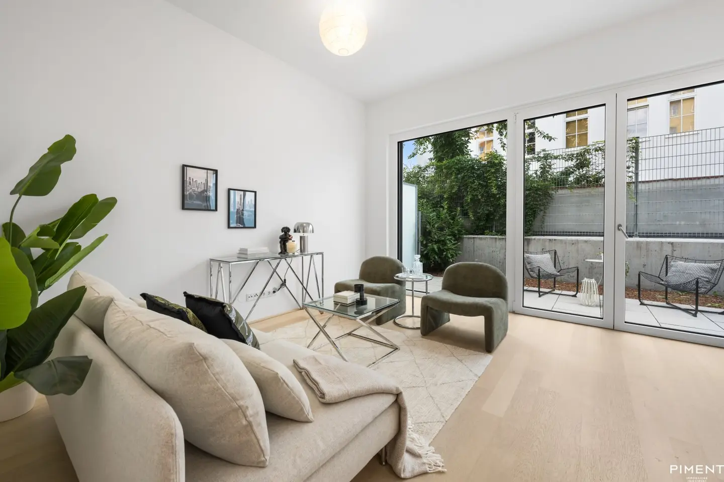 Modern townhouse studio with terrace and garden