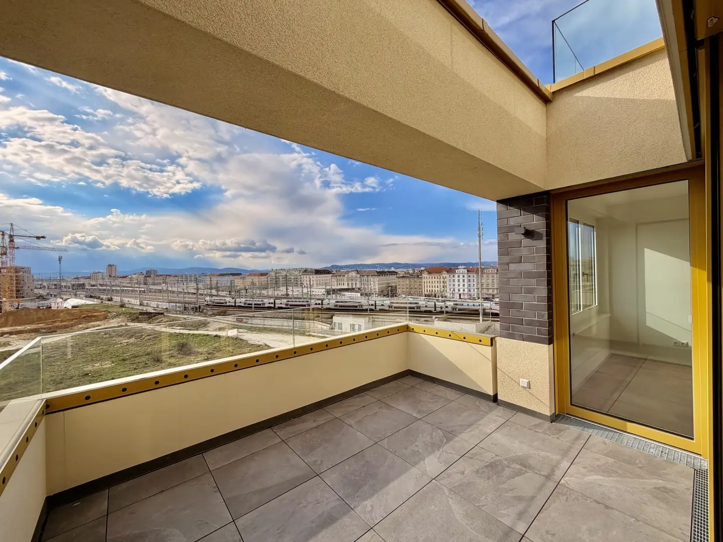 Newly completed apartment with loggia and high quality fittings