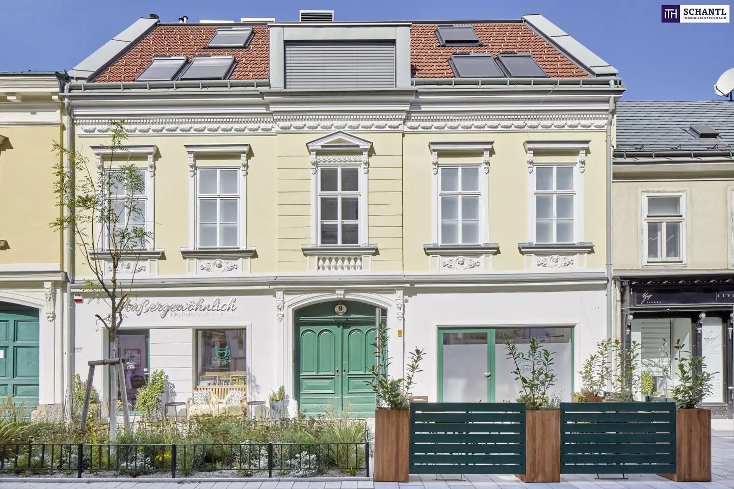 Exclusive Biedermeier Tenement House – Sustainable Investment in Exceptional Quality