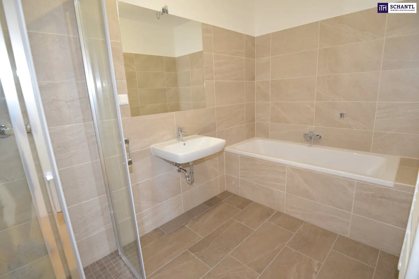 Welch coole Wohnung! Zwei Zimmer + Loggia + Beste Ausstattung! Jetzt Mieten!