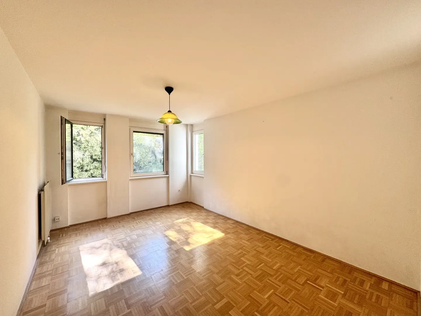 Dream view into garden landscape, South-facing 2-room new building with charming bay window, Garage option