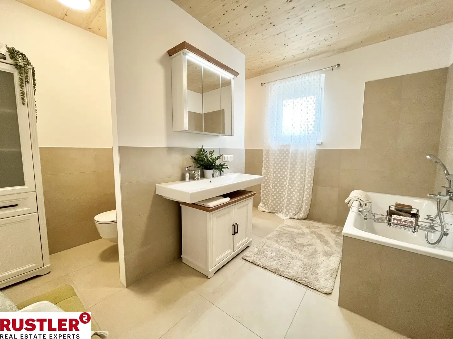 Energy efficient family apartment with photovoltaic system