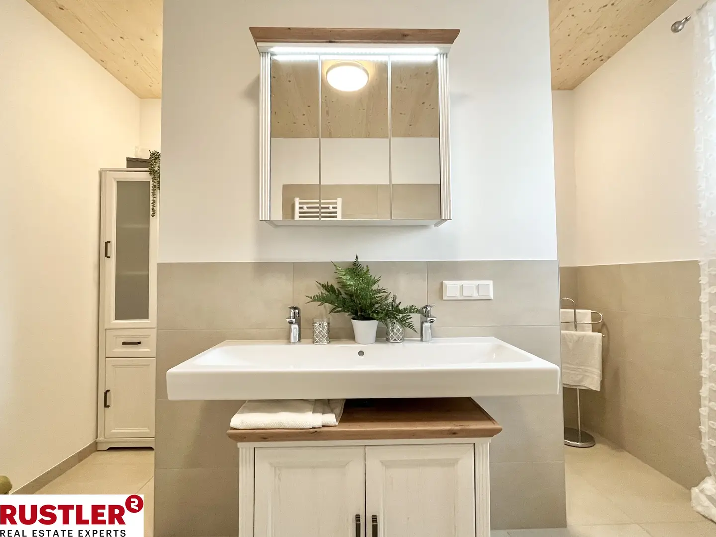 Energy efficient family apartment with photovoltaic system