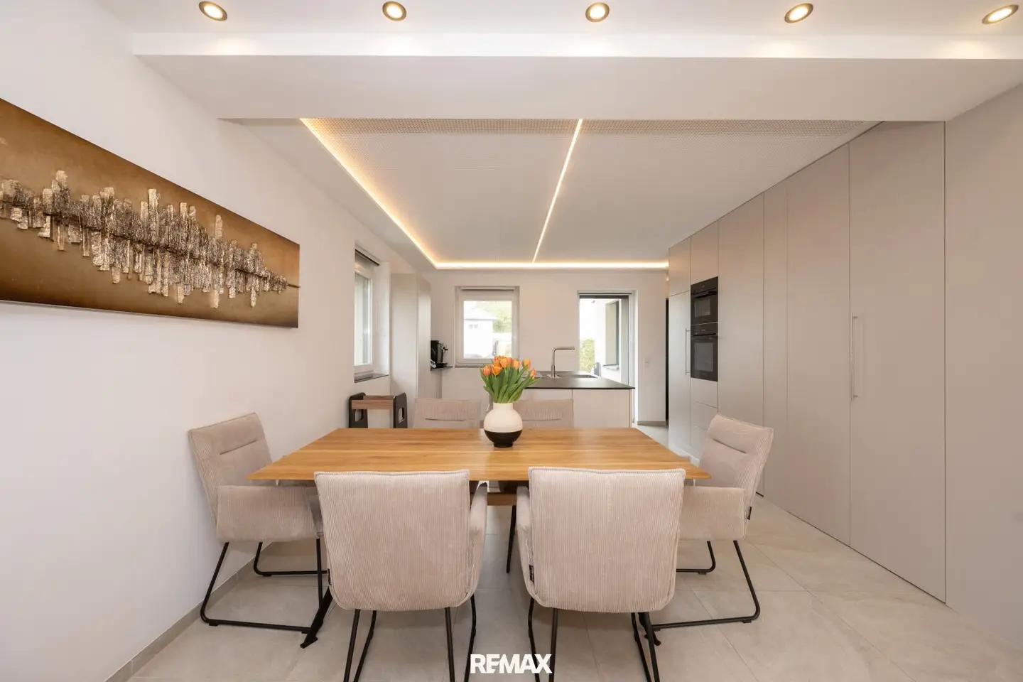 High-quality End Terraced House with Whirlpool, Sunny Terrace and 2 Parking Spaces – Ready to Move In and Fully Furnished - 197.29 m² Living and Usable Area, fully furnished in Central Location of Steyr