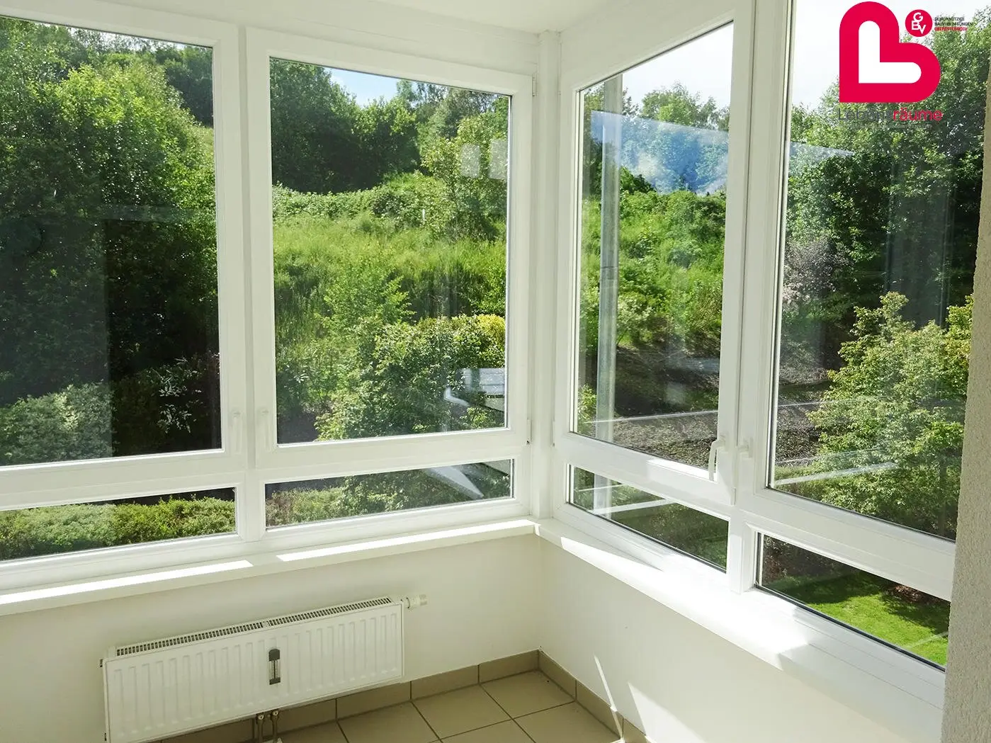 Sunny 3-room apartment with beautiful loggia in Reichenau