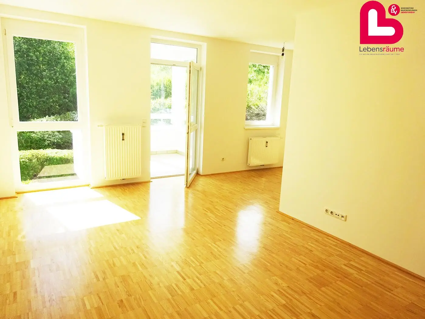 Sunny 3-room apartment with beautiful loggia in Reichenau
