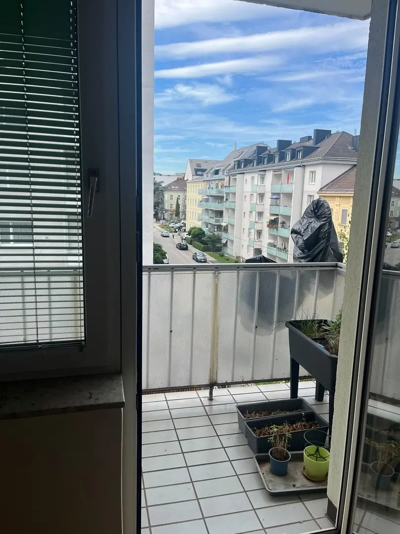 Helle Wohnung mit Balkon und Lift in zentraler Lage