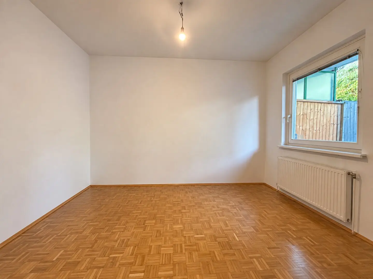 Nature, tranquility and vineyards around the corner | Balcony with morning sun &amp; terrace with evening sun | incl. garage parking space | Vienna Woods at the doorstep