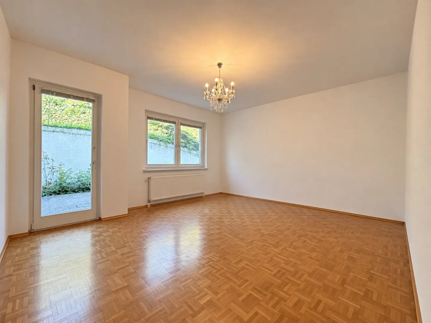 Nature, tranquility and vineyards around the corner | Balcony with morning sun &amp; terrace with evening sun | incl. garage parking space | Vienna Woods at the doorstep