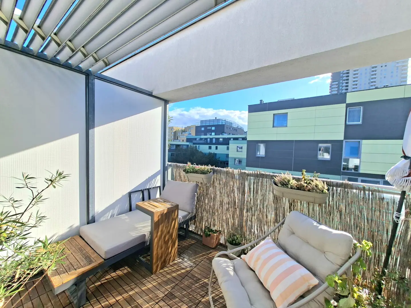 Maisonettewohnung mit Atrium und sonnigen Terrassen