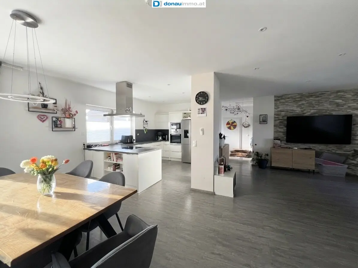 coming soon -  Neuwertiges Einfamilienhaus in Breitenwaida – 30min Wien Nord