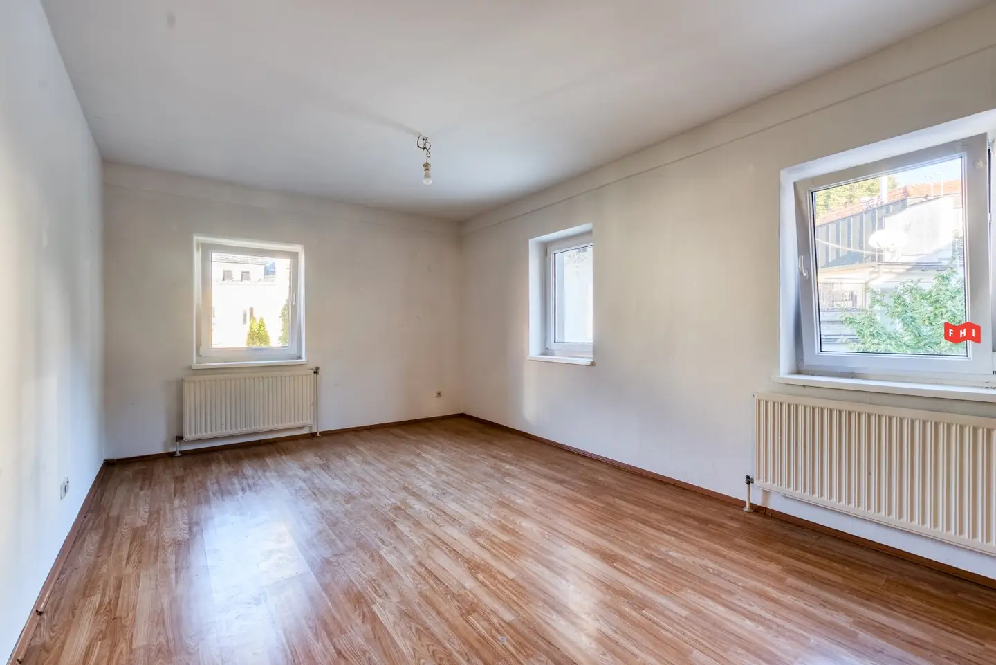 Spacious Old Building Jewel with Potential in Prime Central Location