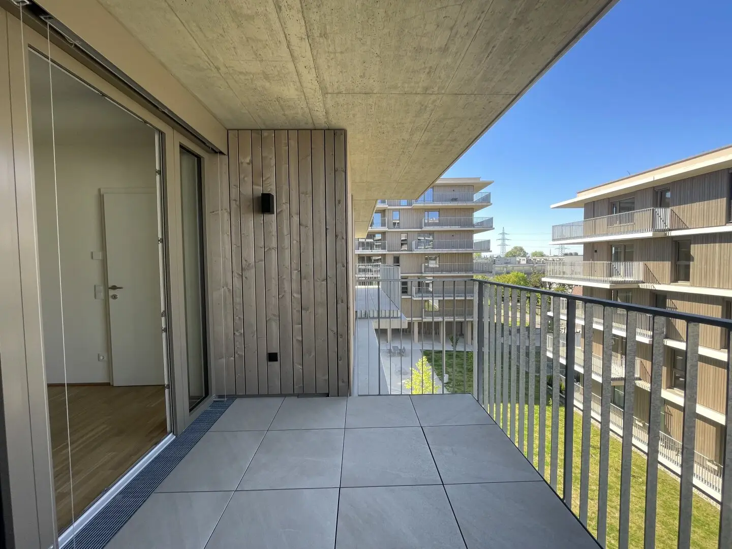 Freundliche 2-Zimmer-Wohnung mit großem Balkon - Erstbezug