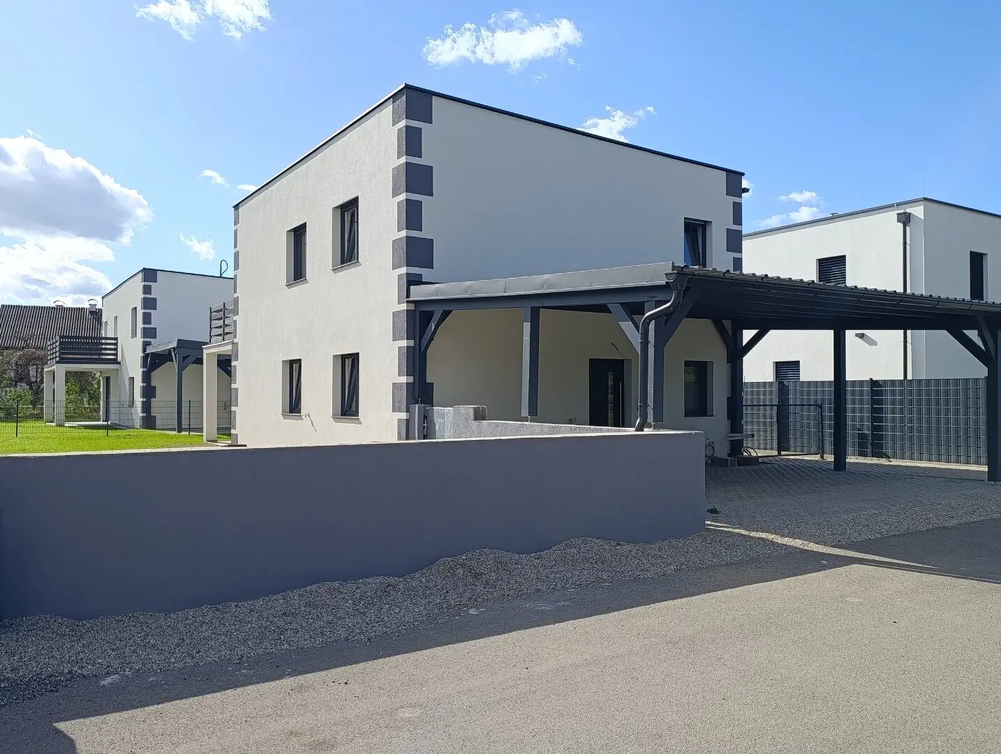 SCHLÜSSELFERTIGE EINFAMILIENHÄUSER MIT GARTEN, TERRASSEN &amp; CARPORT IN NEUNKIRCHEN
