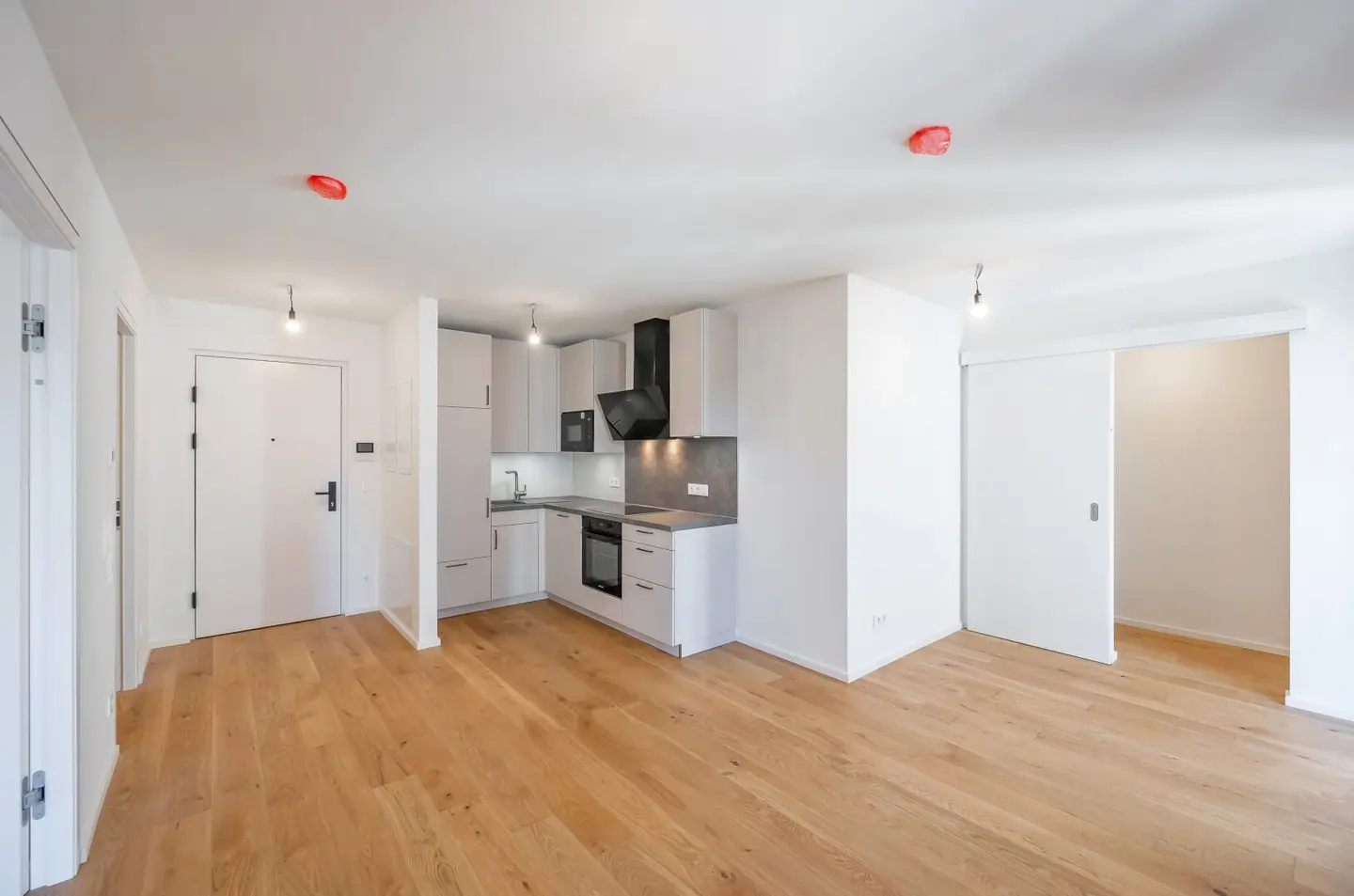 First occupancy! Perfectly laid-out 2-room apartment including 2 outdoor areas near Aumannplatz and Kutschkermarkt