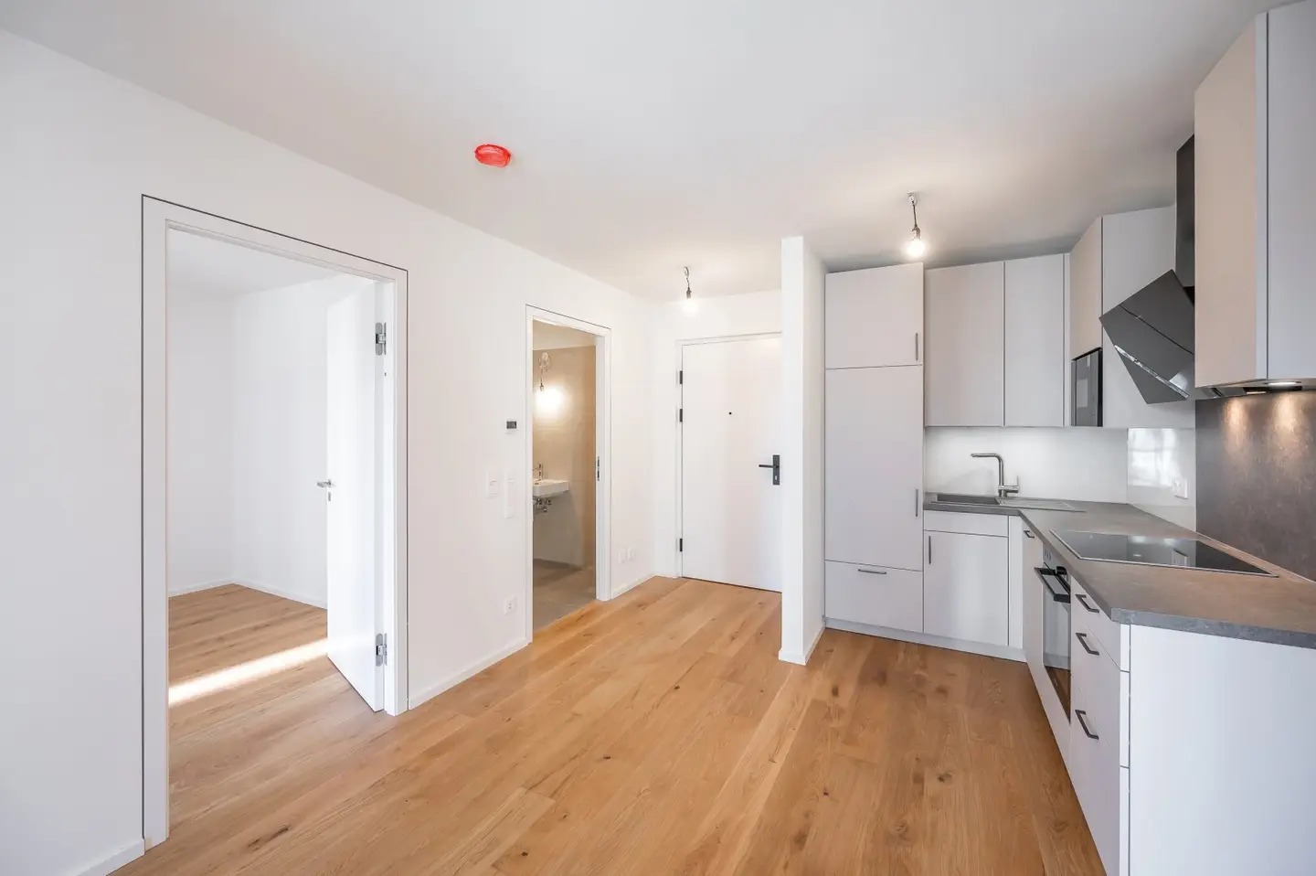 First occupancy! Perfectly laid-out 2-room apartment including 2 outdoor areas near Aumannplatz and Kutschkermarkt
