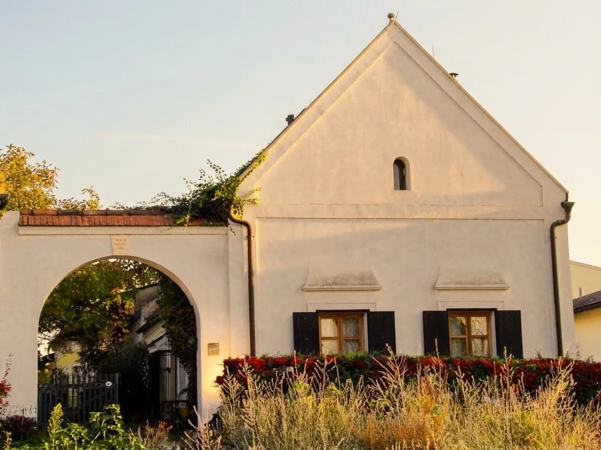 Burgenländischer Streckhof mit Wintergarten in Seenähe - Weiden am See