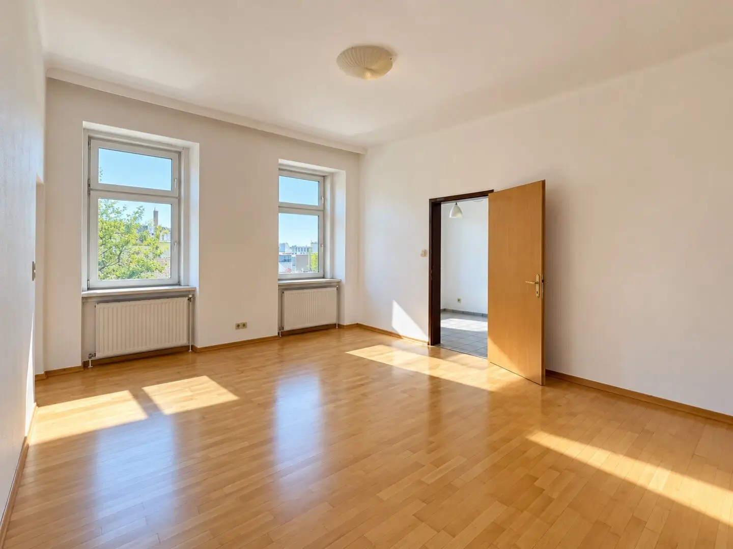 2-ZIMMER-WOHNUNG IN HOFRUHELAGE | ca. 44m² WFL | Altbau | 3.Stock | Nähe Brunnenmarkt | Top Öffi-Anbindung