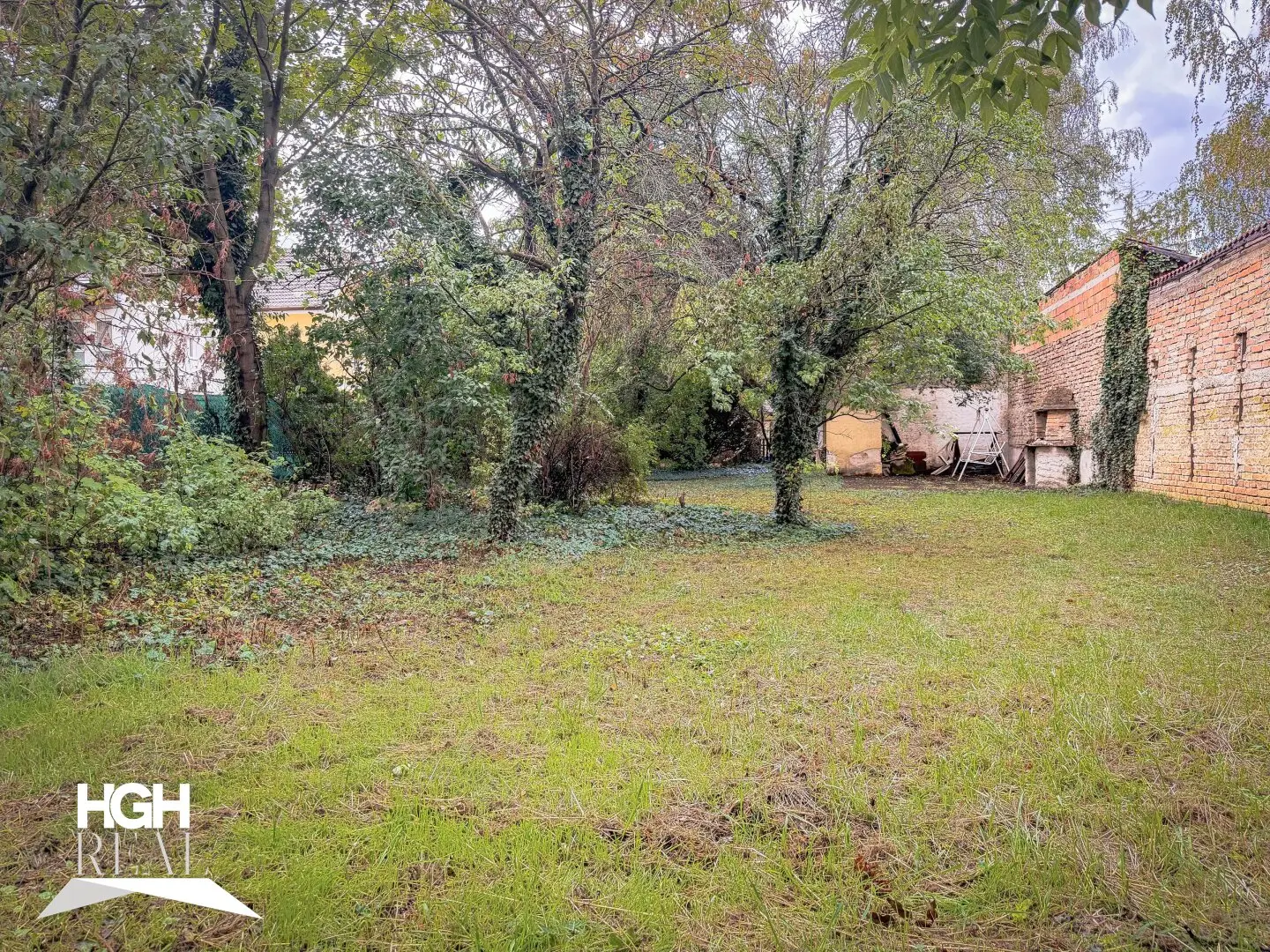 2201 Seyring Beautiful building plot with demolition object near Vienna - 577 m² corner plot - 2 residential units