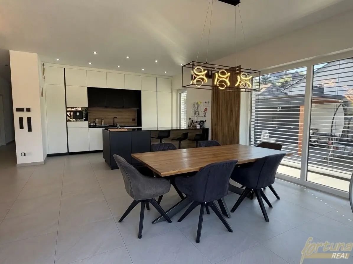 Living on One Level – modern, spacious and in the middle of the Vienna Woods