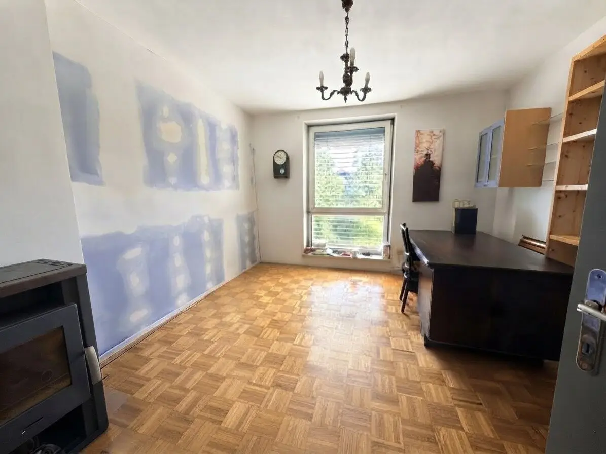 3-Zimmer-Wohnung mit Balkon und separater Küche in zentraler Lage zu verkaufen!