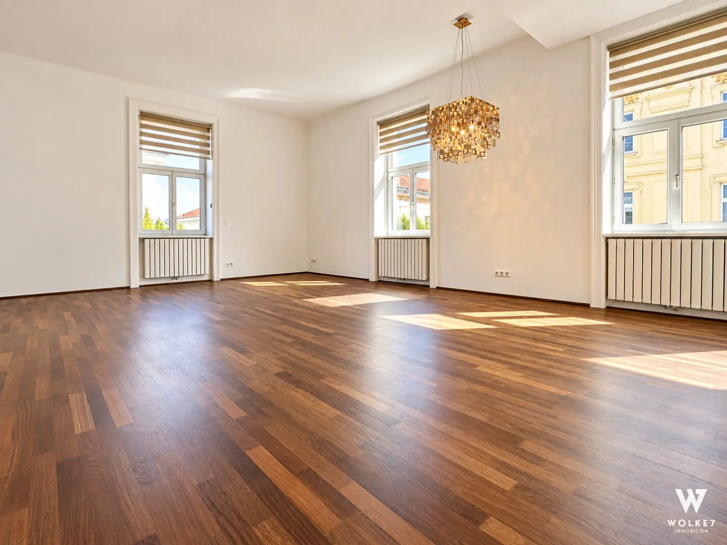 Dream apartment near Rochusmarkt: Very bright | Fantastic distant view | Top condition