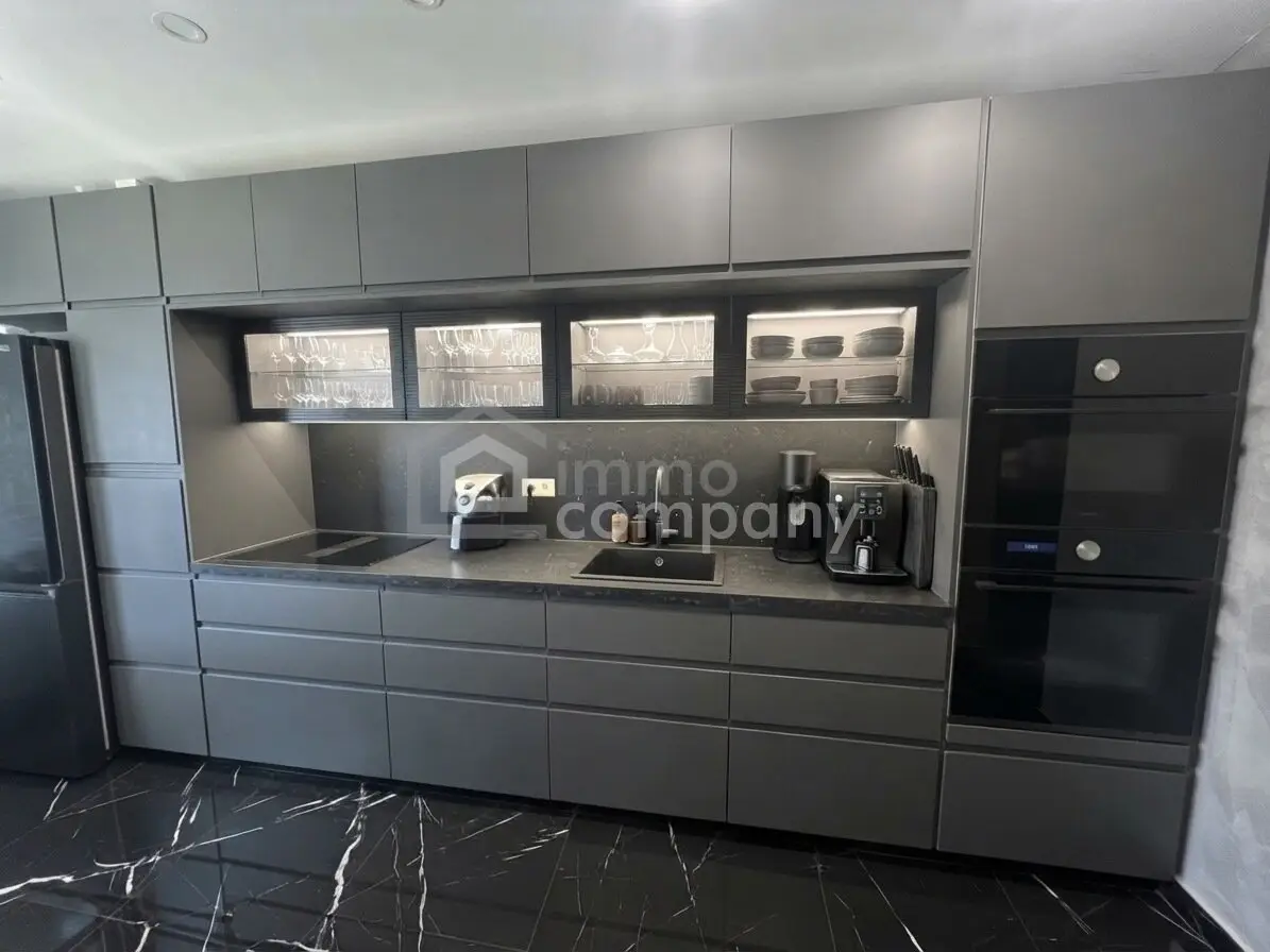 3 loggias? Yes, really! Spacious 5-room apartment in 1100 Vienna