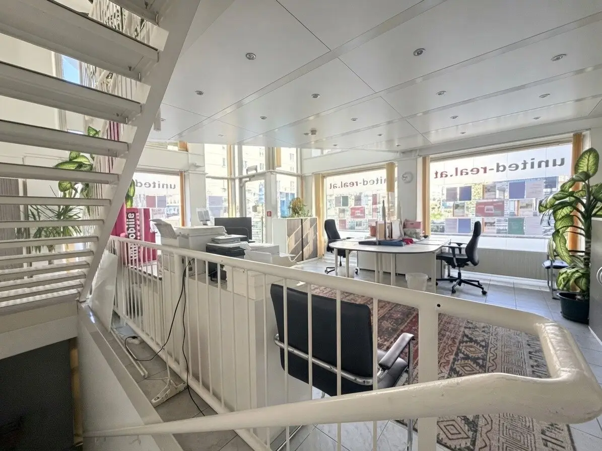 Office, Practice or Retail Space in Excellent Location!