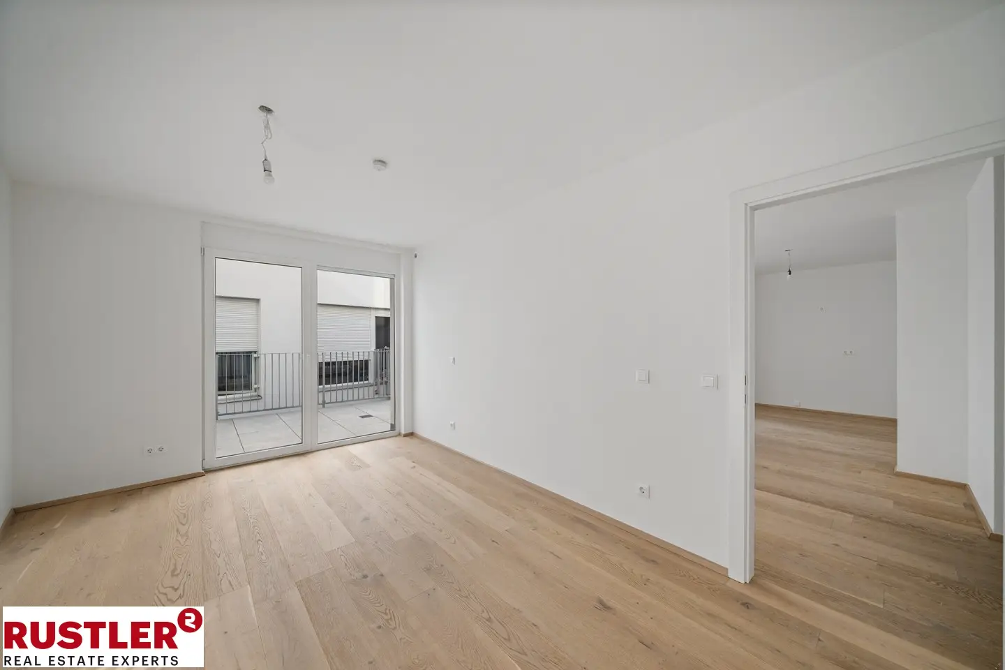 High quality apartment in central location with distant view