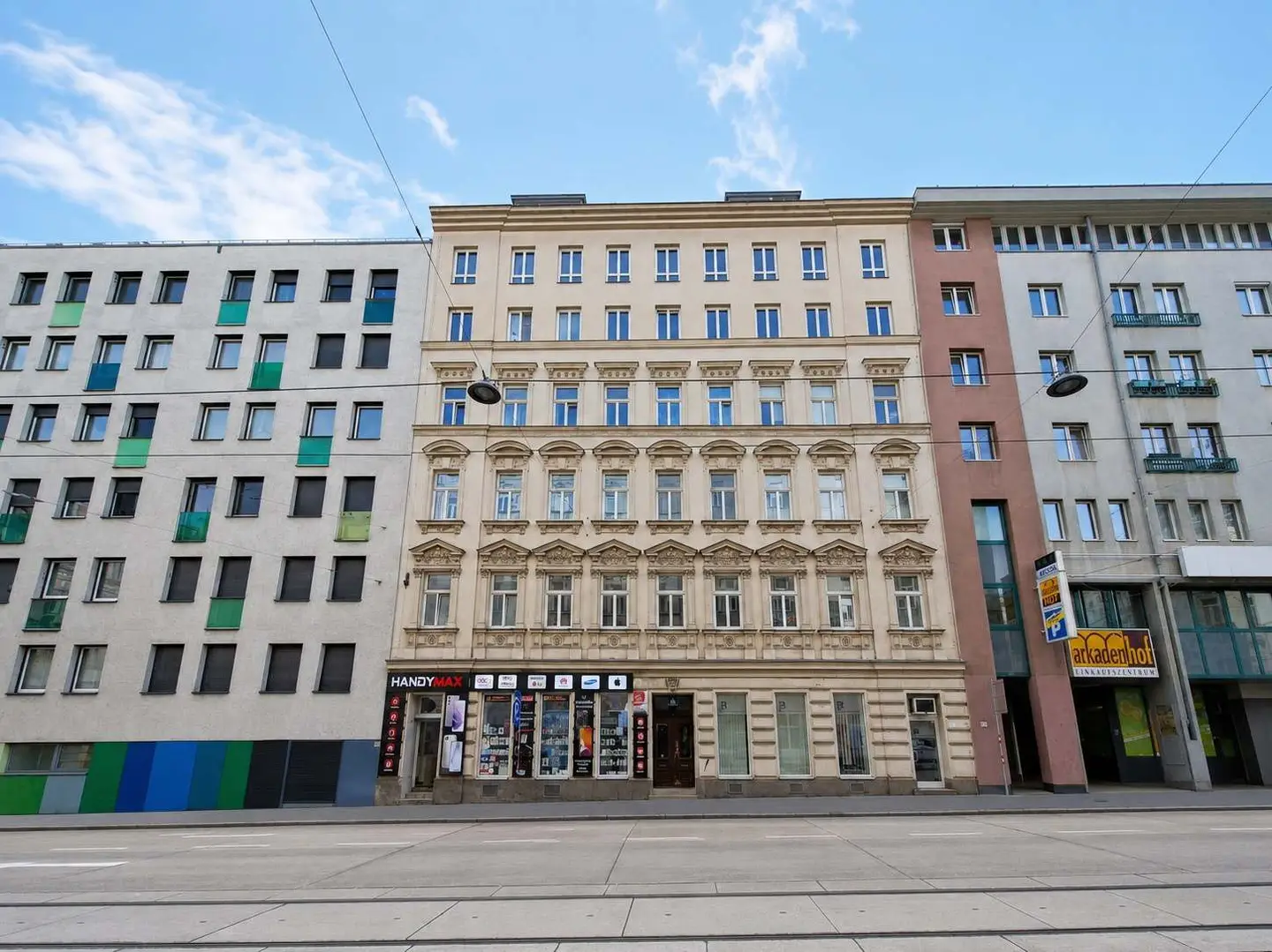 Lichtdurchflutete Wohnung nahe Donaukanal mit Aufzug