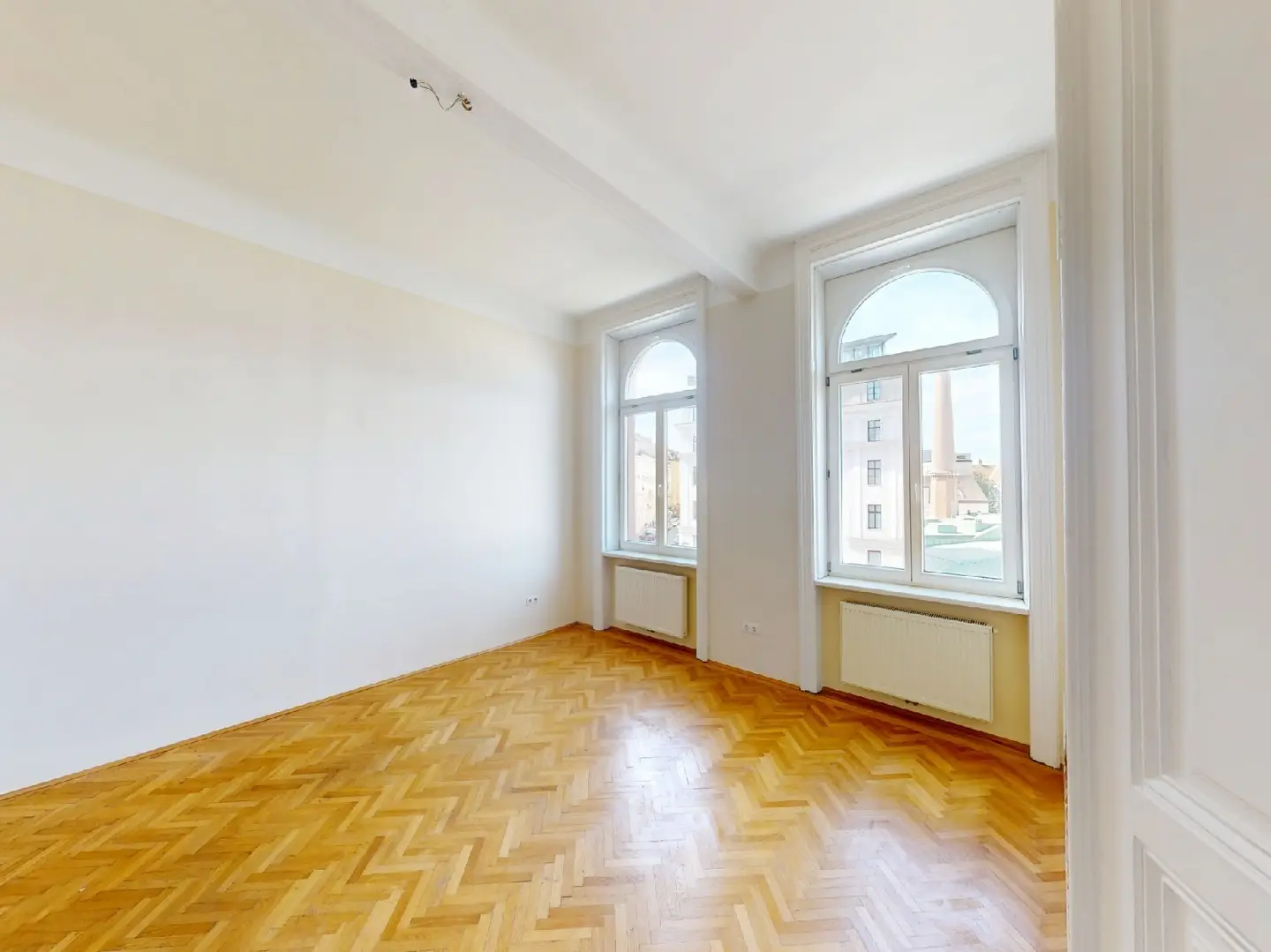 Altbauwohnung near Stadtpark with lift