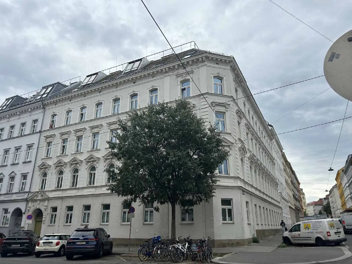 Helle Maisonettewohnung mit Galerie und Terrasse