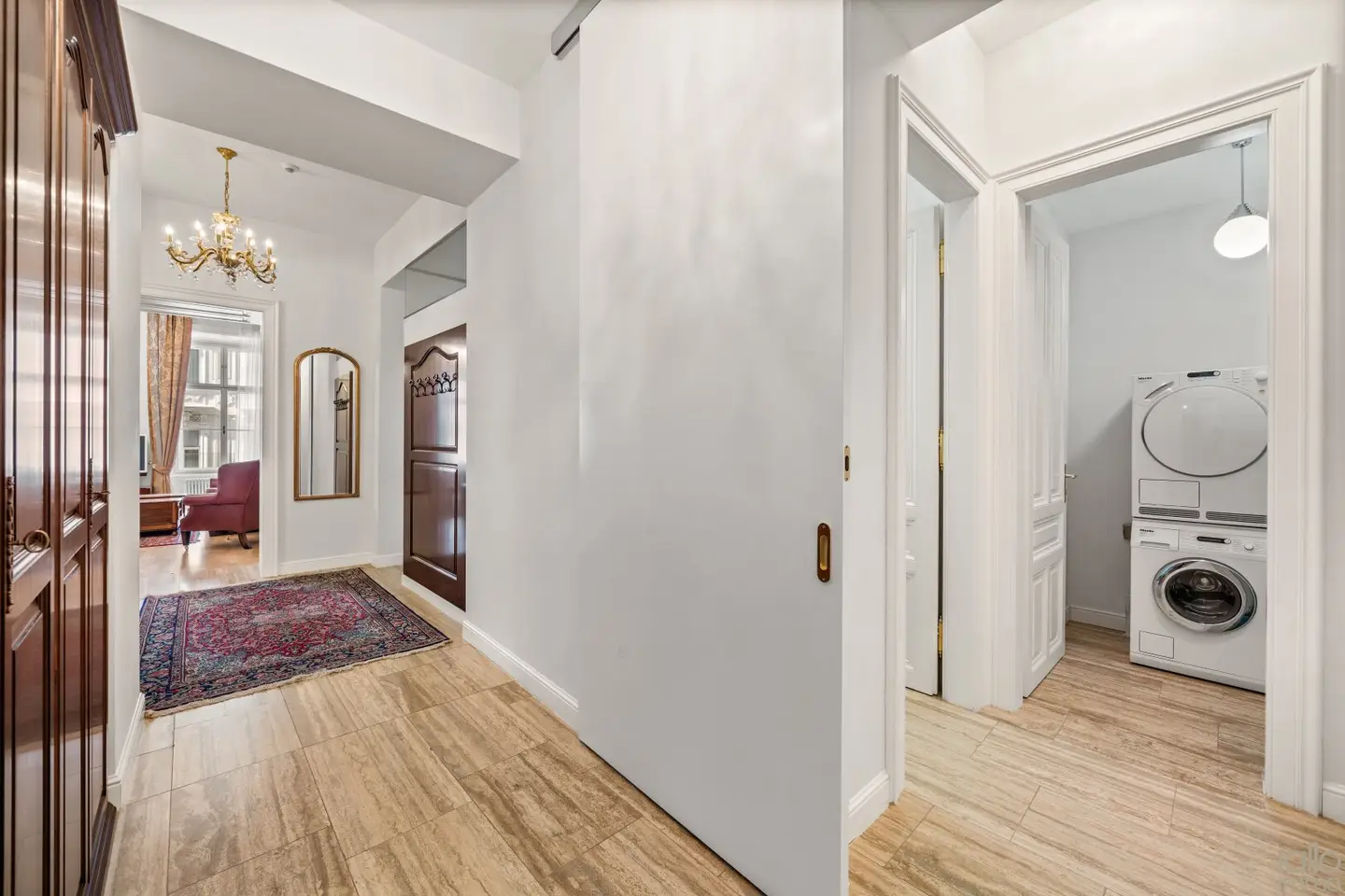 Prestige-Altbau in der Riemergasse - 1. Bezirk, Garage im Haus, vollsaniert