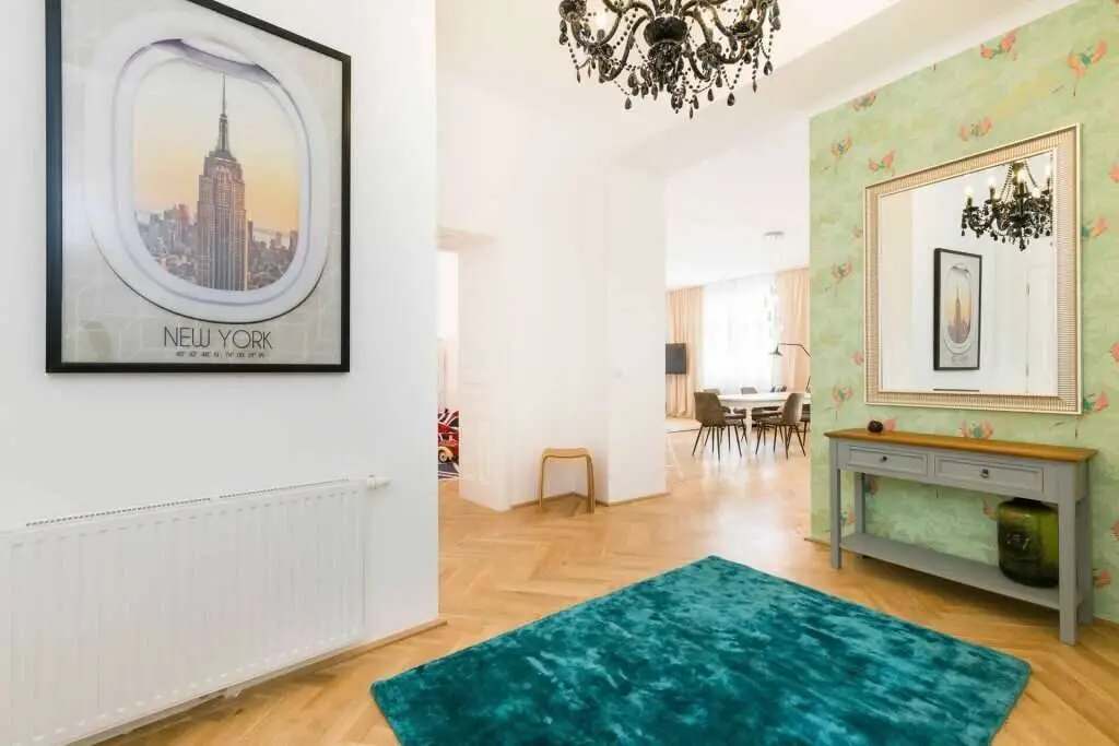 DESIGNER-ALTBAU | Exklusive und helle 3 Zimmer Wohnung |